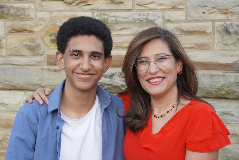 senior portrait and graduation party photographer.